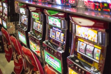 livechat betwin188 mobile app interface showing sportsbook and live-dealer options
